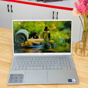 Dell Inspiron 5502| i5 1135G7| 8GB RAM| 256GB SSD| Intel (R) Xe Graphics| 15.6” FHD| Silver