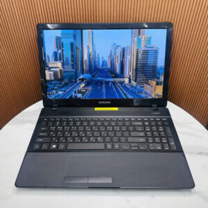 Samsung Electronics Co 370E5L/371B5L| i5 6300HQ| 8GB RAM| 256GB SSD| Intel HD Graphics 530| 15.6” HD
