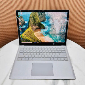 Surface Laptop| i5 7300U| 8GB RAM| 256GB SSD| Inte(R) HD Graphics 620| 13.3” 2K+( 2256x1504 ) Cảm Ứng| Màu Trắng Bạc (Silver)